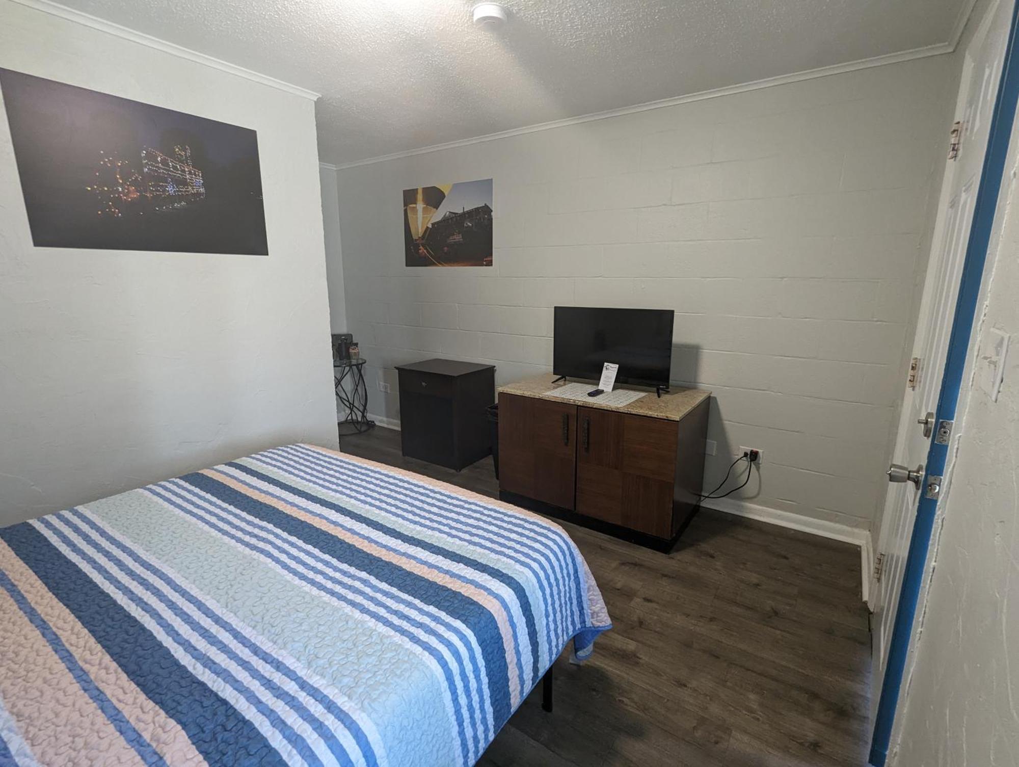 Riverboat Inn & Suites Madison Buitenkant foto