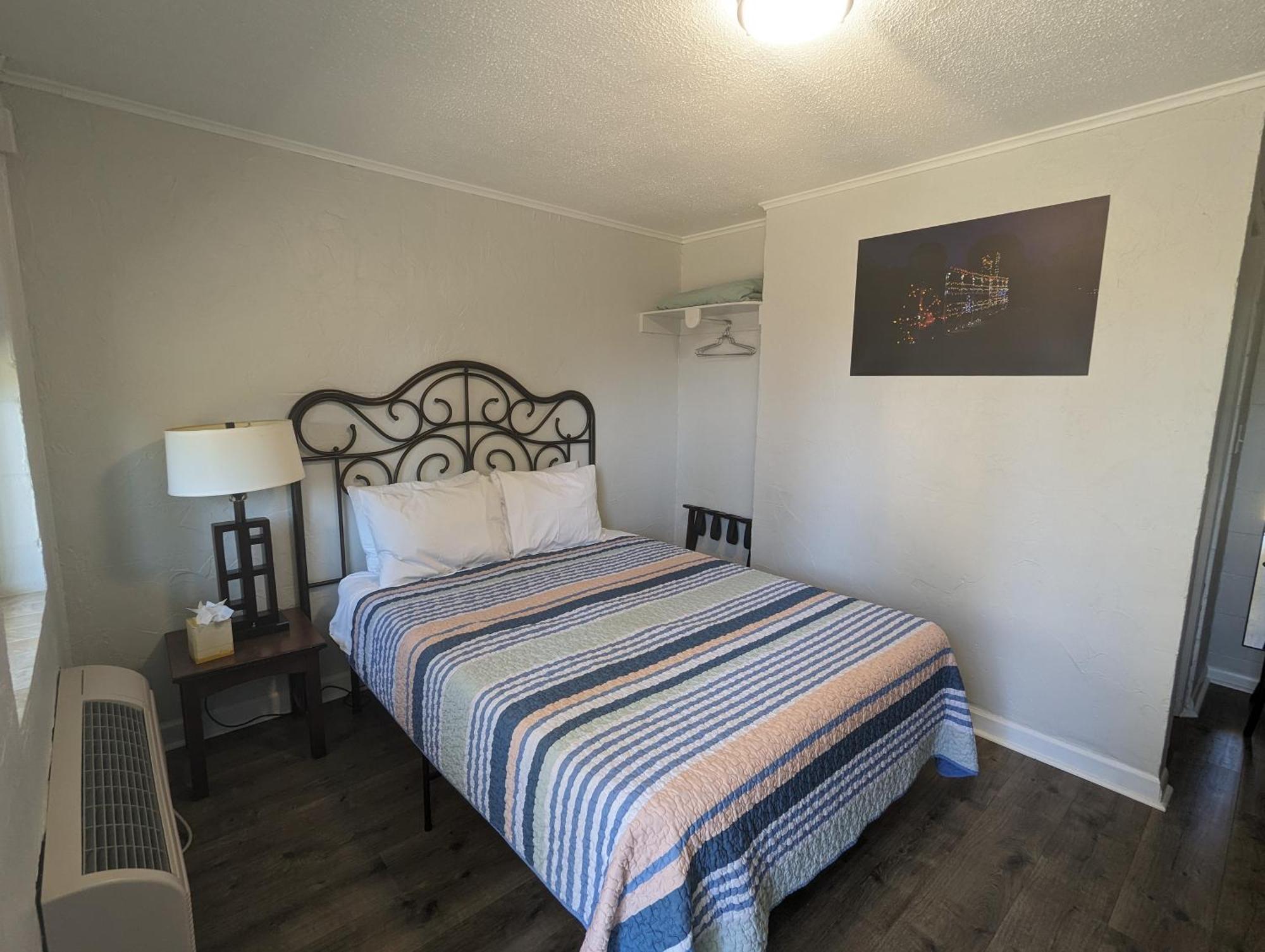 Riverboat Inn & Suites Madison Buitenkant foto