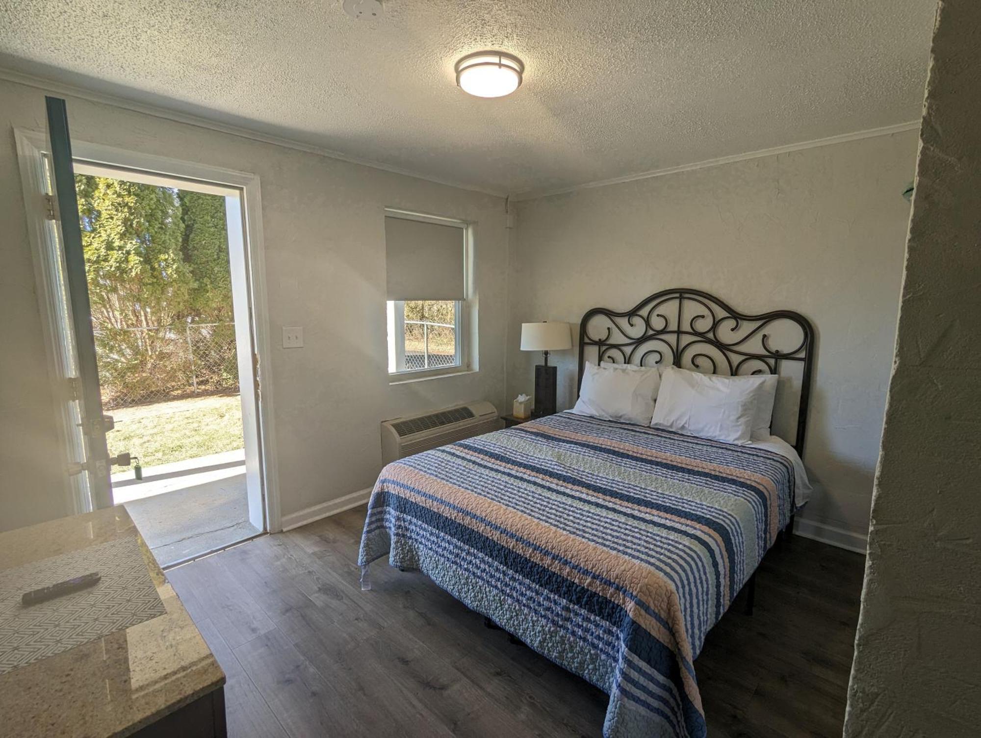 Riverboat Inn & Suites Madison Buitenkant foto